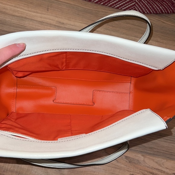 Tory Burch Parker Ivory Mango Large Tote - Picture 9 of 16